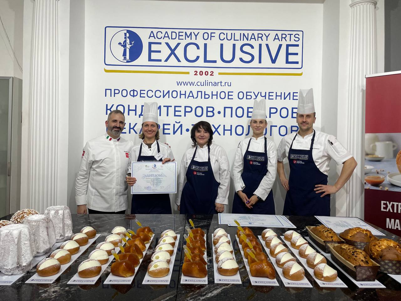 photo 5271484461172779833 y