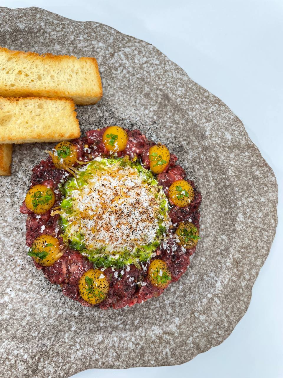 photo 5215436881720446179 y