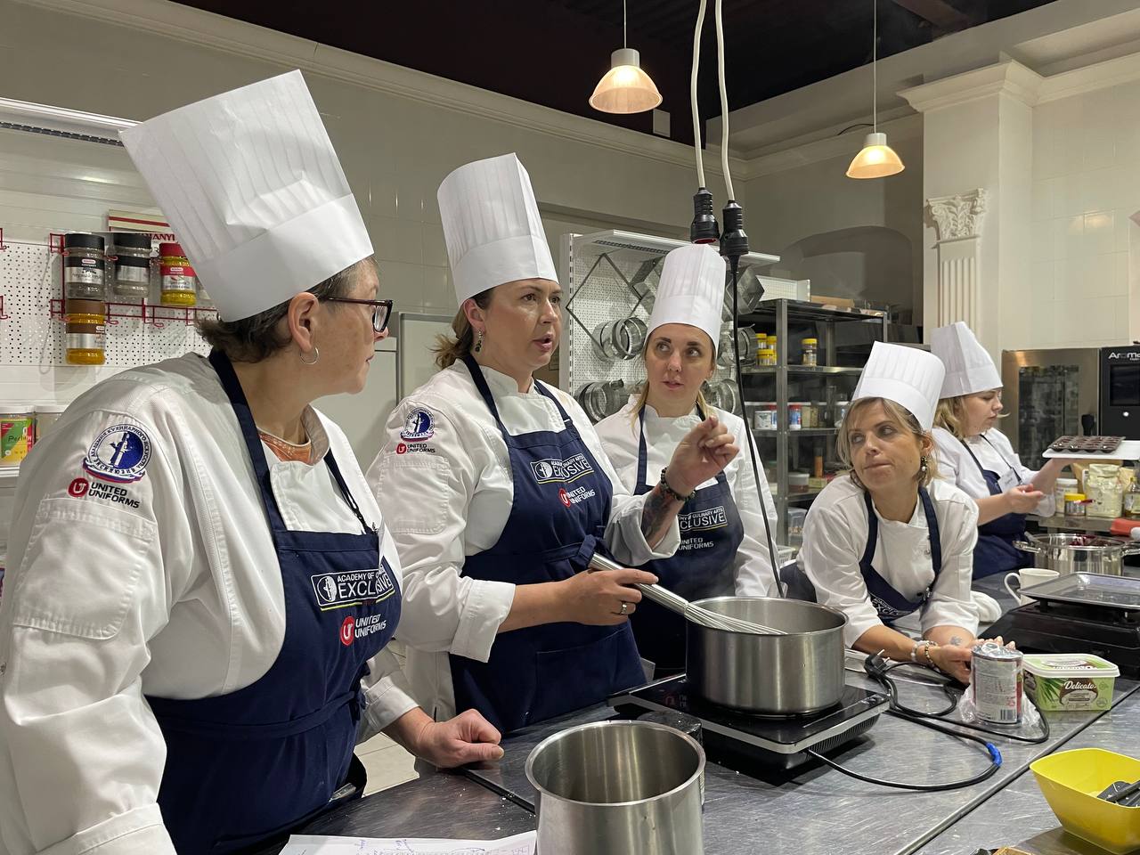 photo 5217422350612106799 y (1)