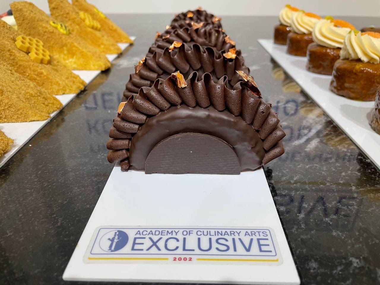 photo 5253679970603701652 y