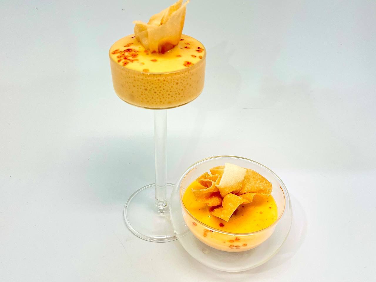 photo 5253679970603701708 y