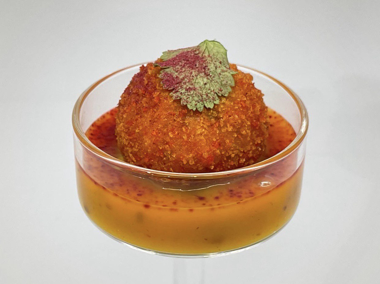 photo 5253679970603701711 y