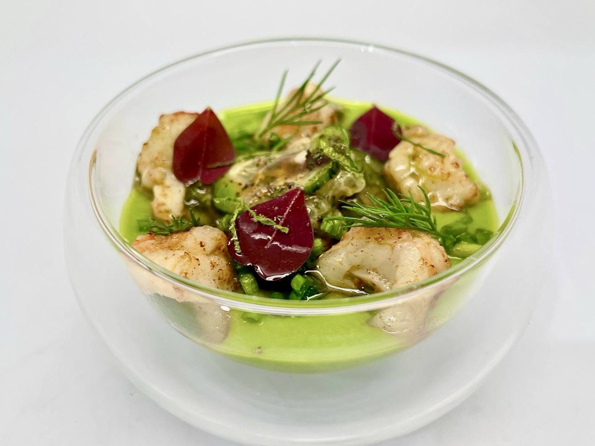 photo 5253679970603701712 y