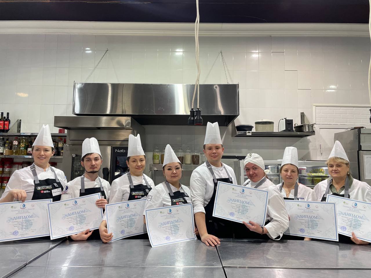 photo 5253679970603701715 y