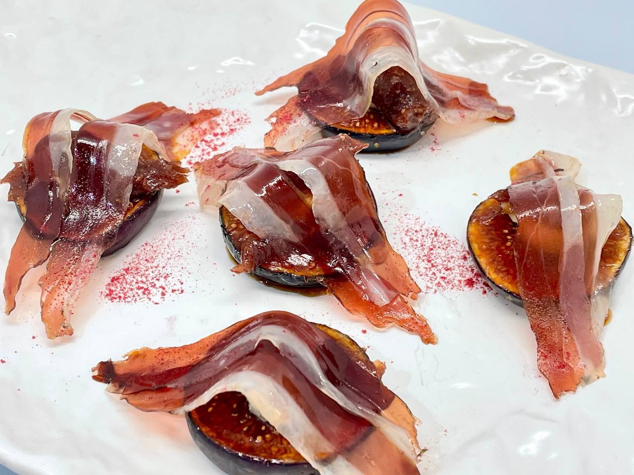 photo 5253679970603701718 y