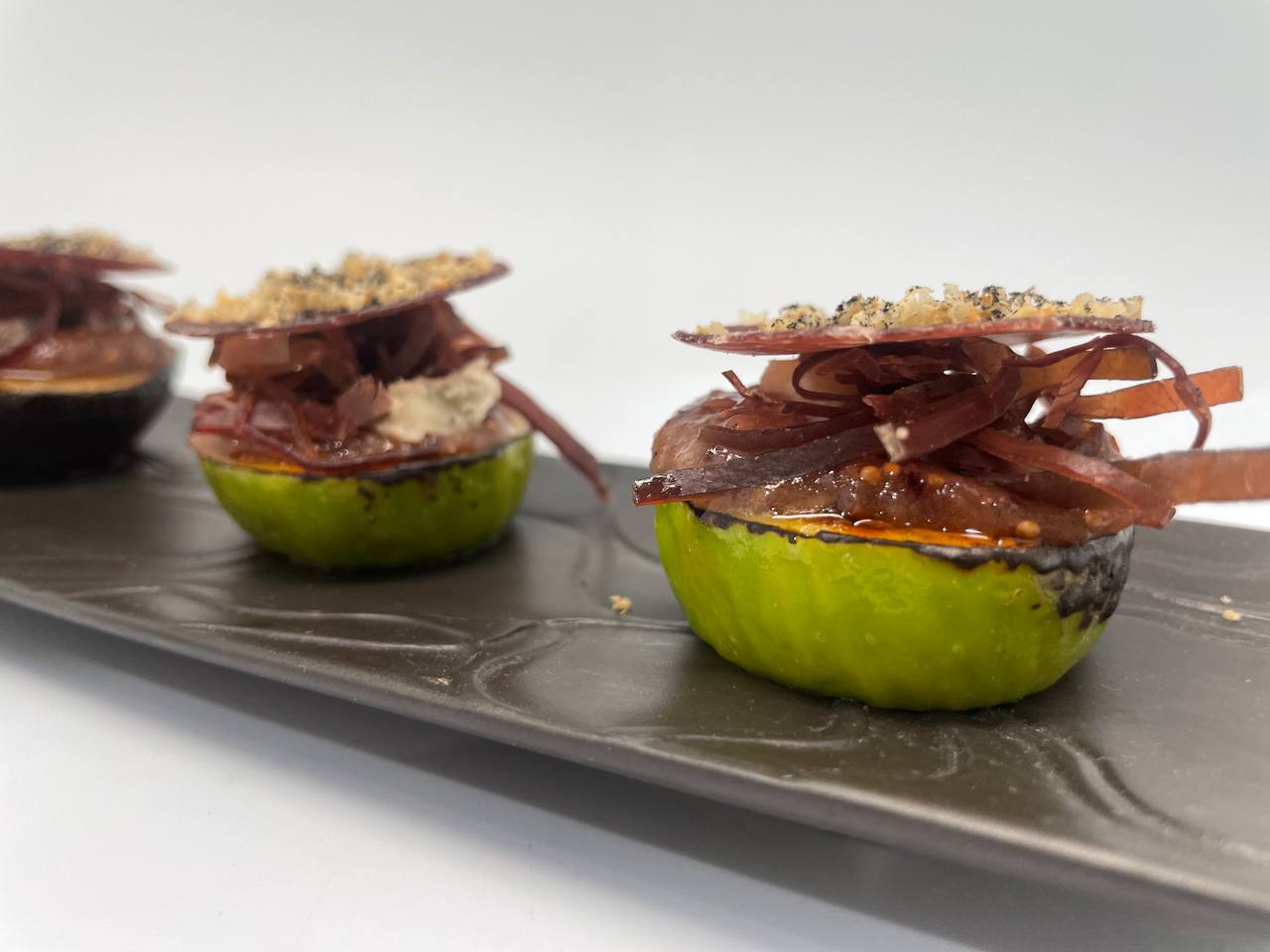 photo 5274225693984686006 y.jpg