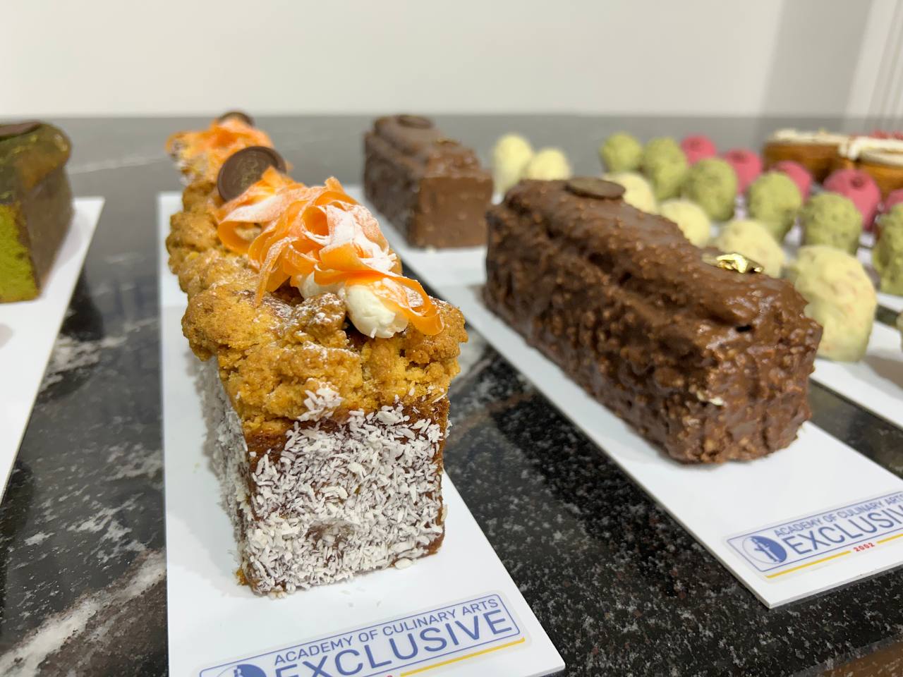 photo 5321059035287517150 y