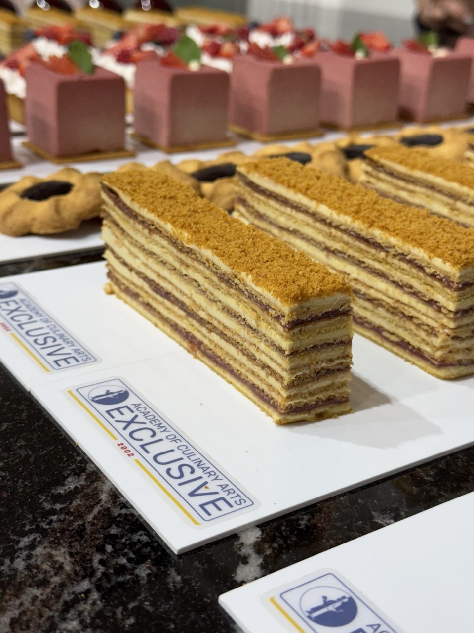 photo 5418022032282160703 y (1)