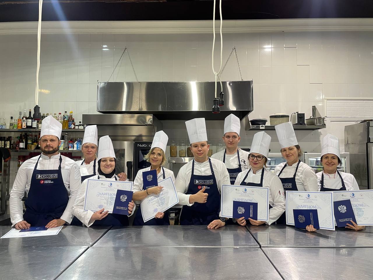 photo 5424622452119566713 y