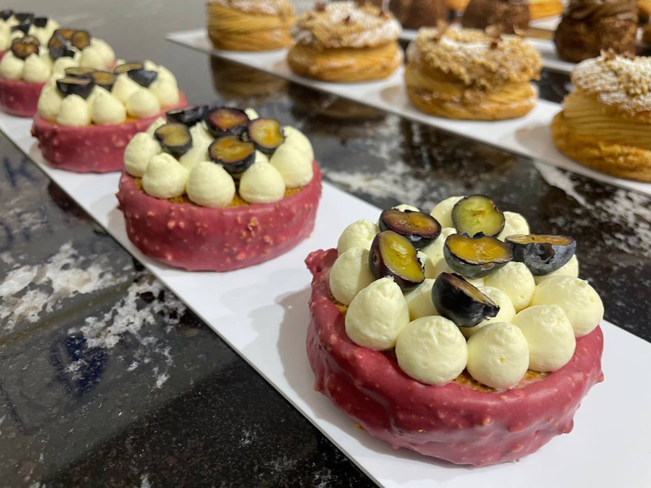 photo 5253679970603701629 y