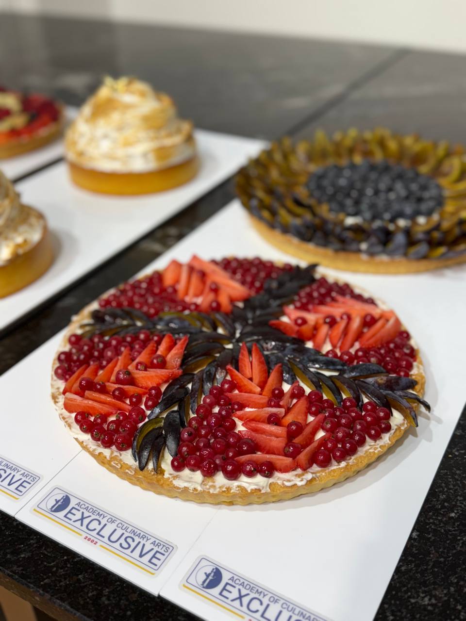 photo 5292257637439311283 y