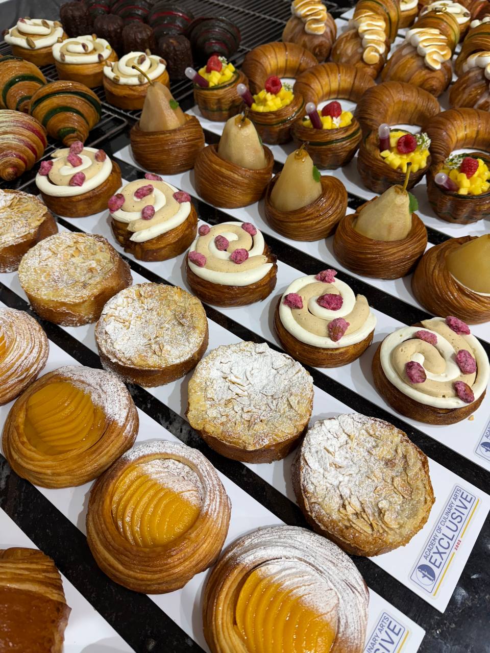 photo 5418022032282160667 y