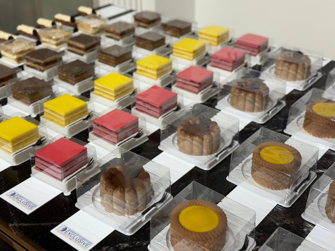 photo 5418022032282161039 y