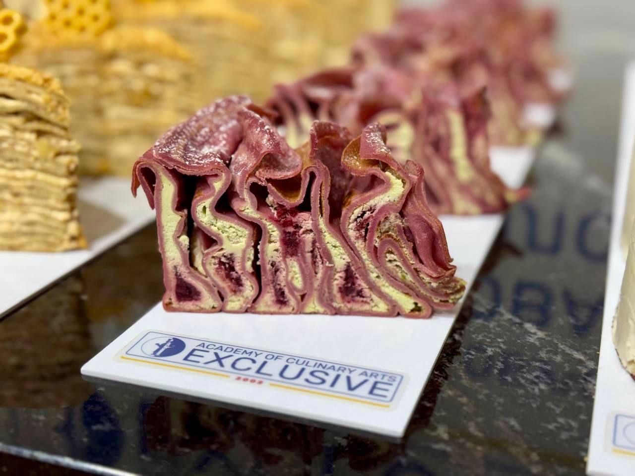 photo 5436295133851749717 y