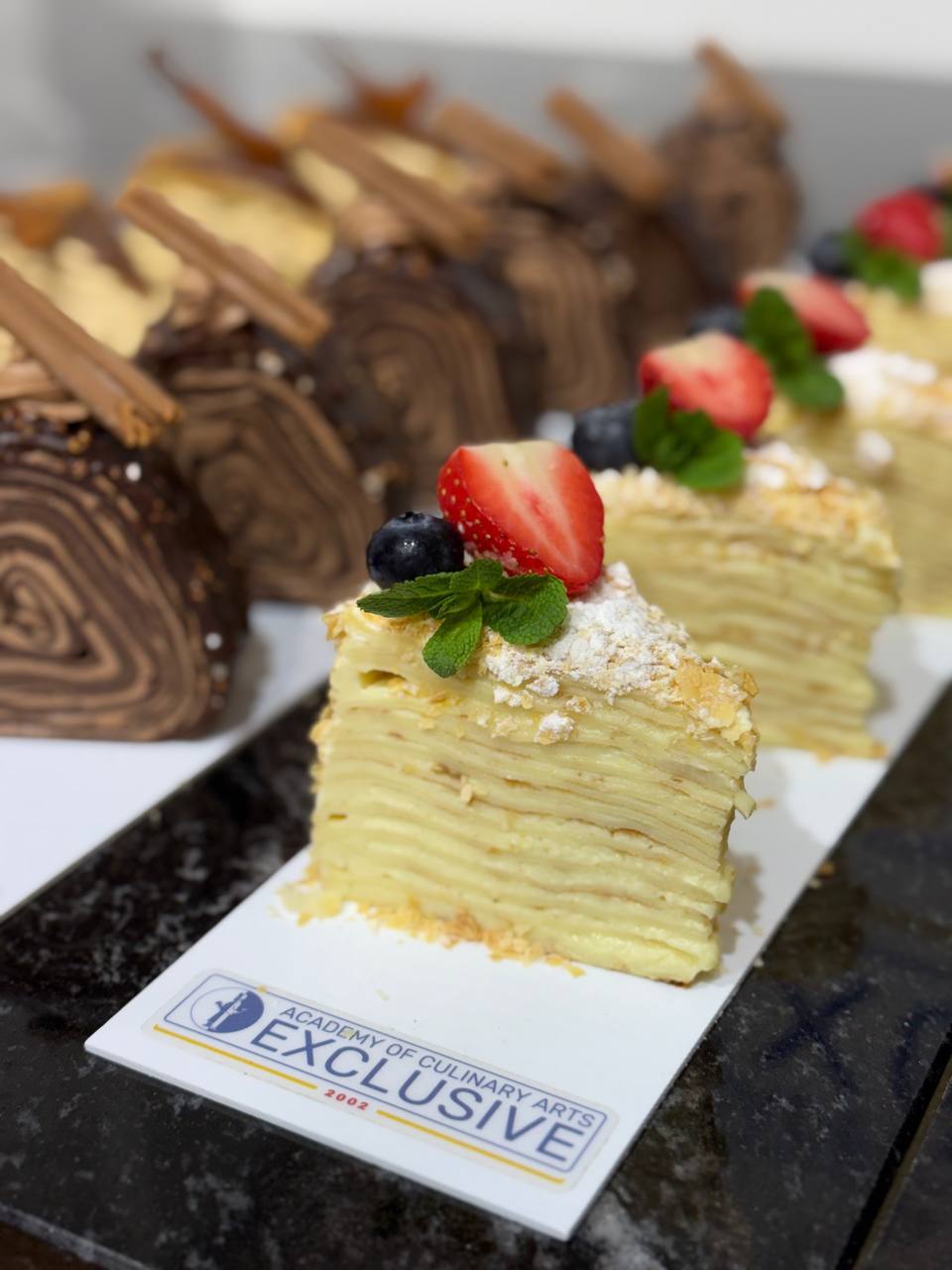 photo 5436295133851749735 y