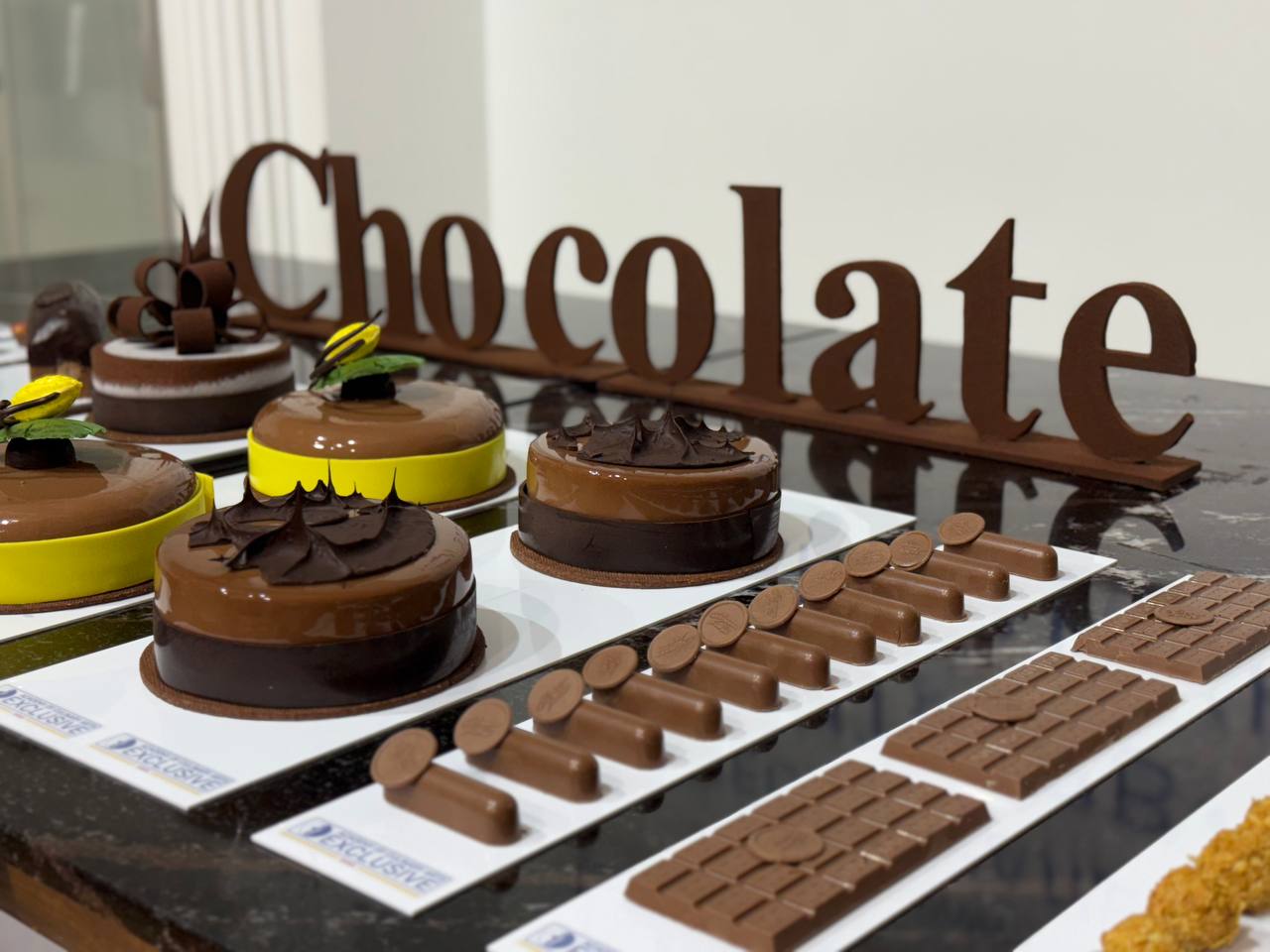 photo 5239957335344615564 y