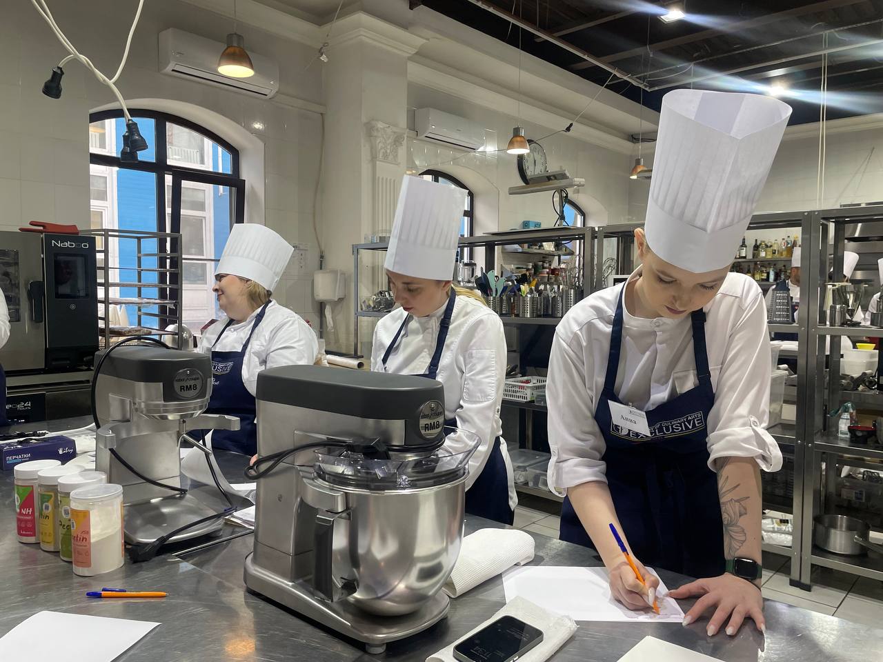 photo 5217422350612106348 y