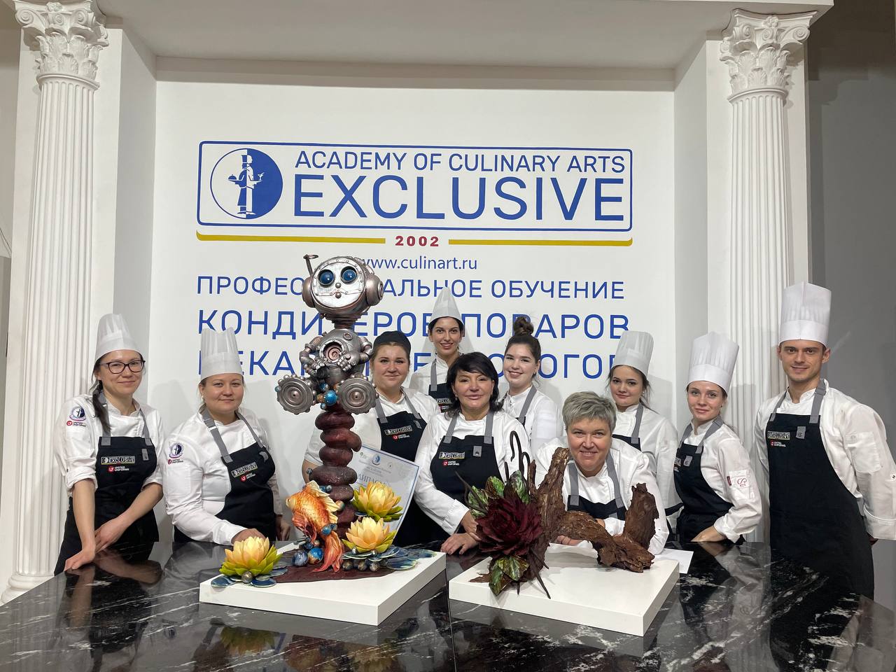 photo 5222102963021616998 y