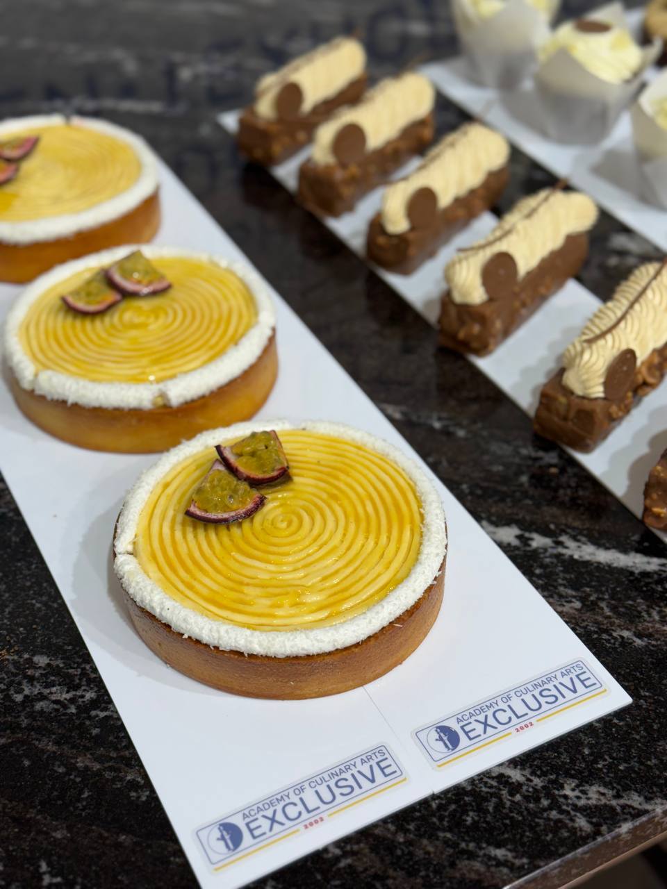 photo 5217494128101817299 y