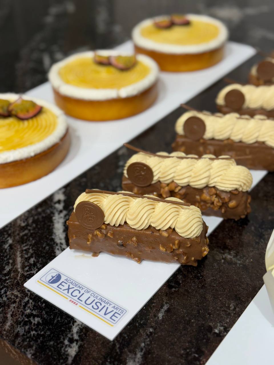 photo 5217494128101817301 y