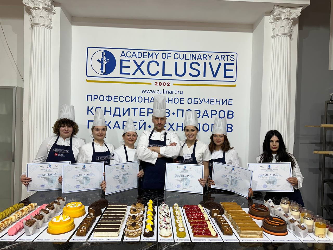 photo 5460652645002906004 y