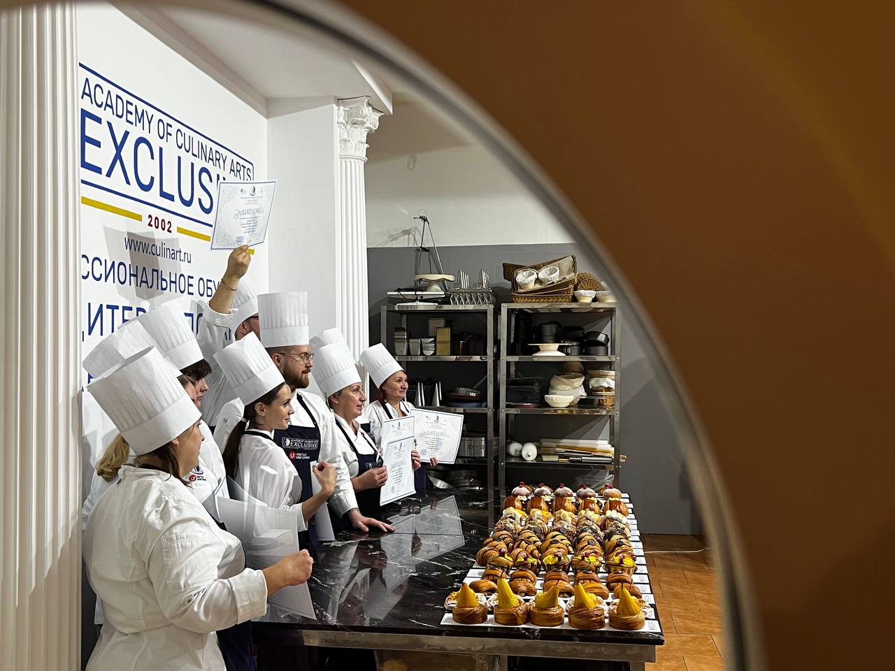 photo 5460735284468643489 y (1)