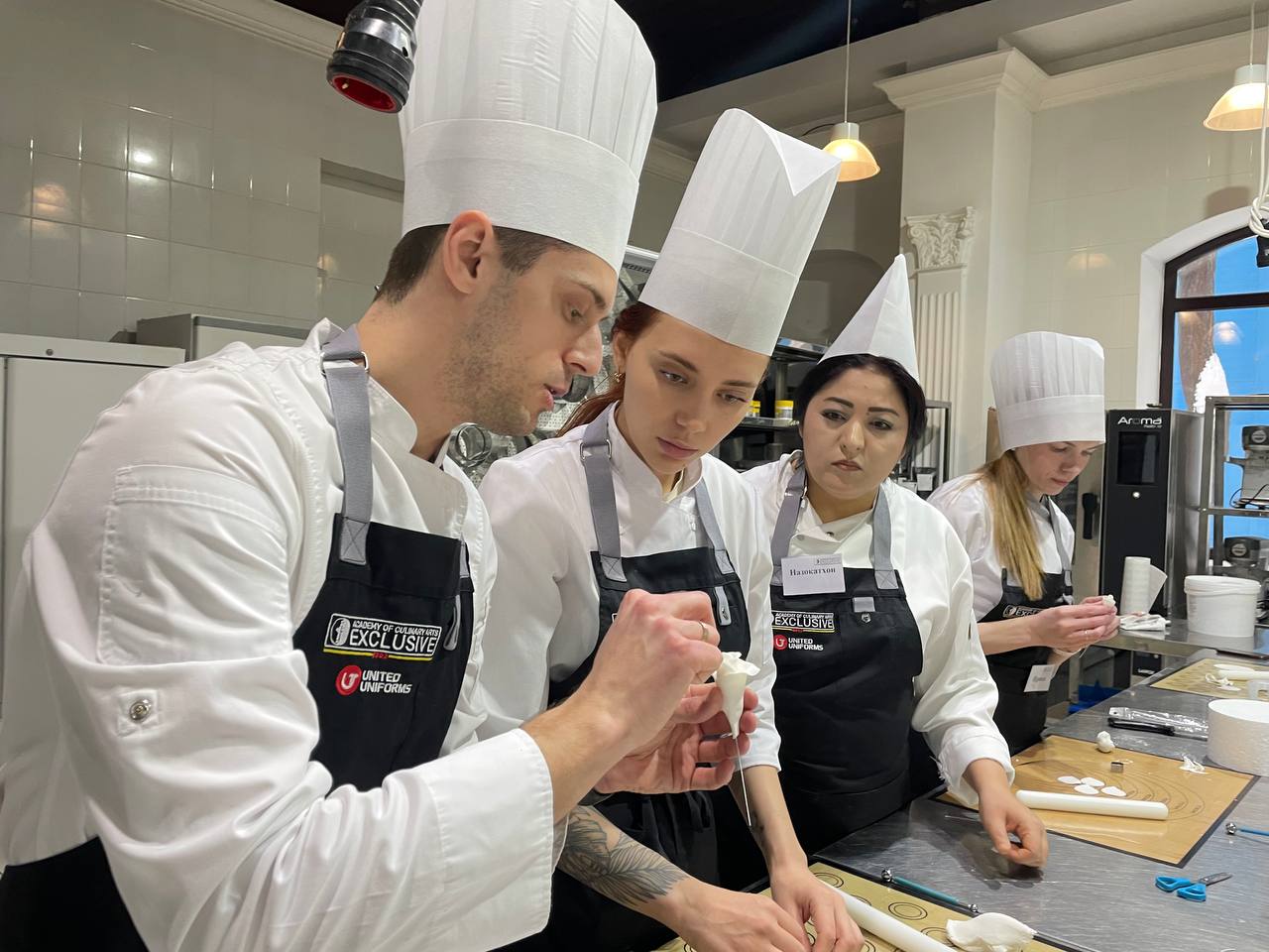 photo 5440637620665912560 y