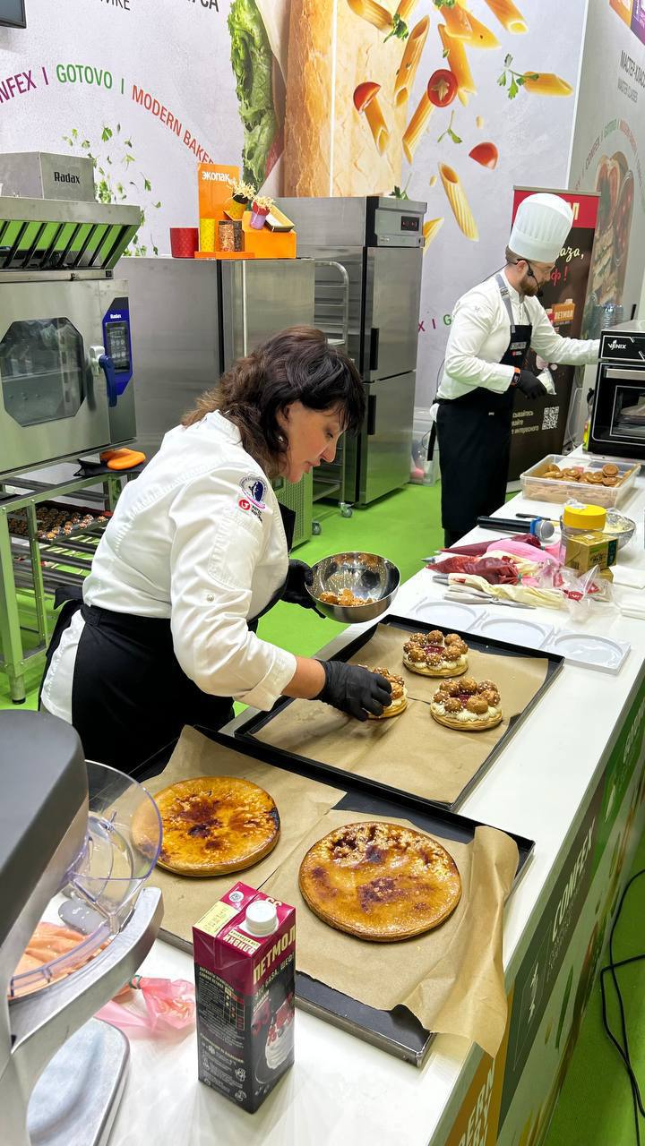 photo 5343607905653036474 y (1)